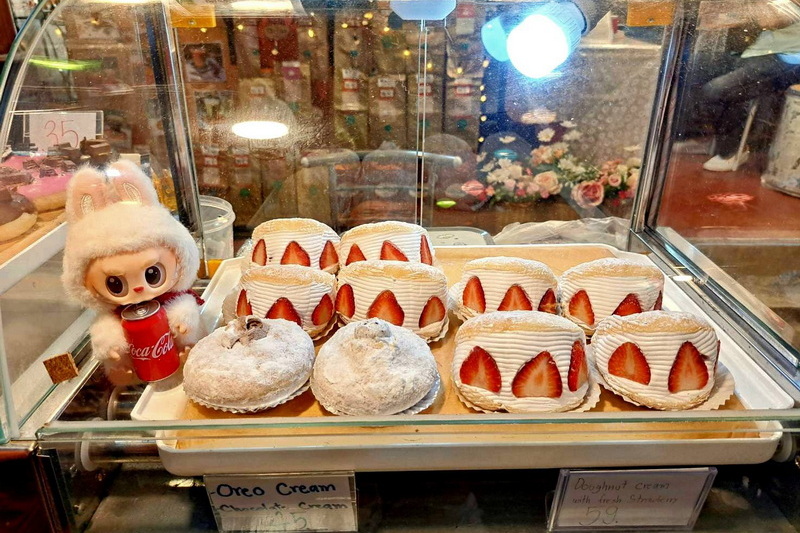 pai walking street, pai night market, shopping in pai, night market in pai, shopping in pai